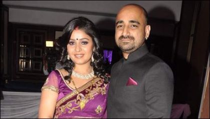 Sunidhi Chauhan and Hitesh Sonik get hitched - Bollywood Garam