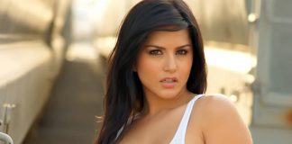 Sunny Leone unveils hot new photo from Jism 2