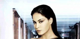 Veena Malik to sing for Kannada remake of The Dirty Picture