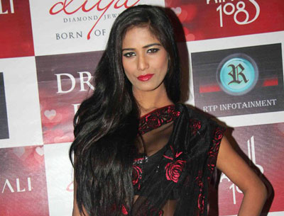 Poonam Pandey to begin shoot of bold movie - Bollywood Garam