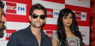 Neil Nitin Mukesh and Sonal Chauhan  share intimate moment on 3G poster