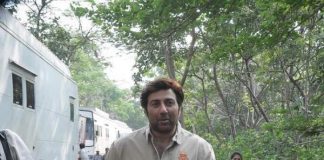 Sunny Deol promotes Singh Saab The Great on the set of C.I.D