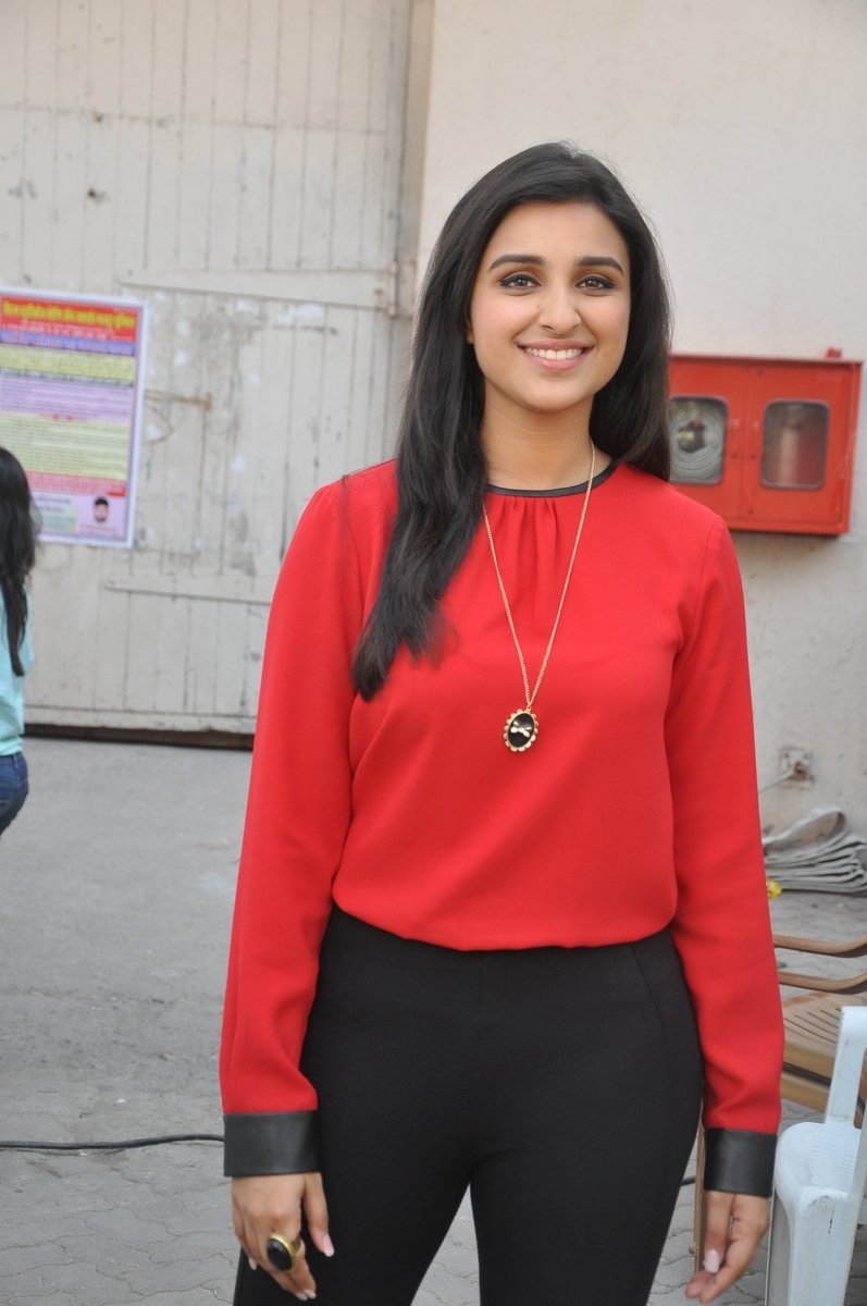 Hasee toh phasee mehboob studio promotion (1)