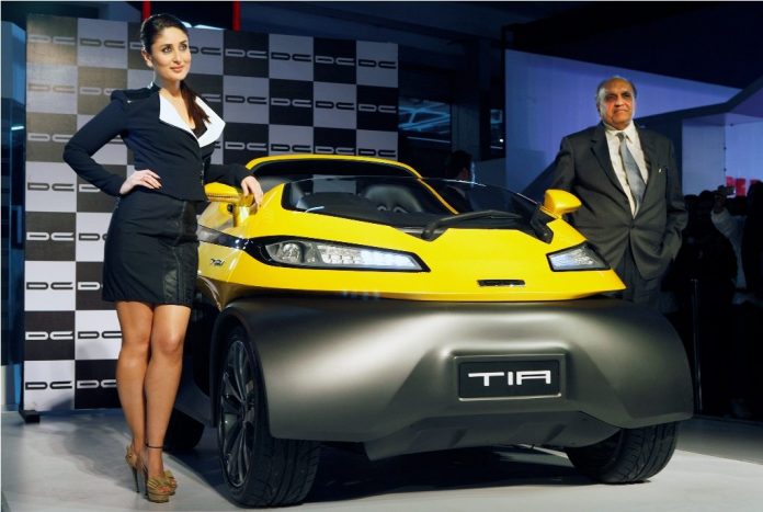 Dilip Chabria & Kareena kapoor  unveil Tia by DC design