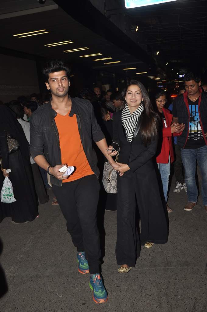 Gauhar and kushal snapped airport (5)