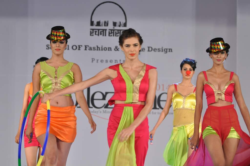 Models on the ramp (4)