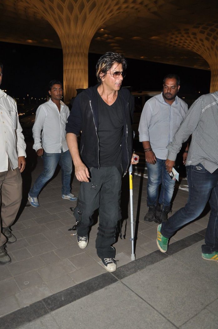 Shahrukh Khan airport (4)