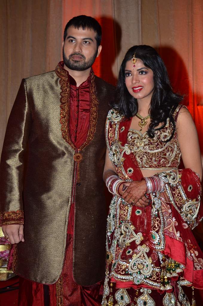 Shahrukh and Abhishek at wedding (3)