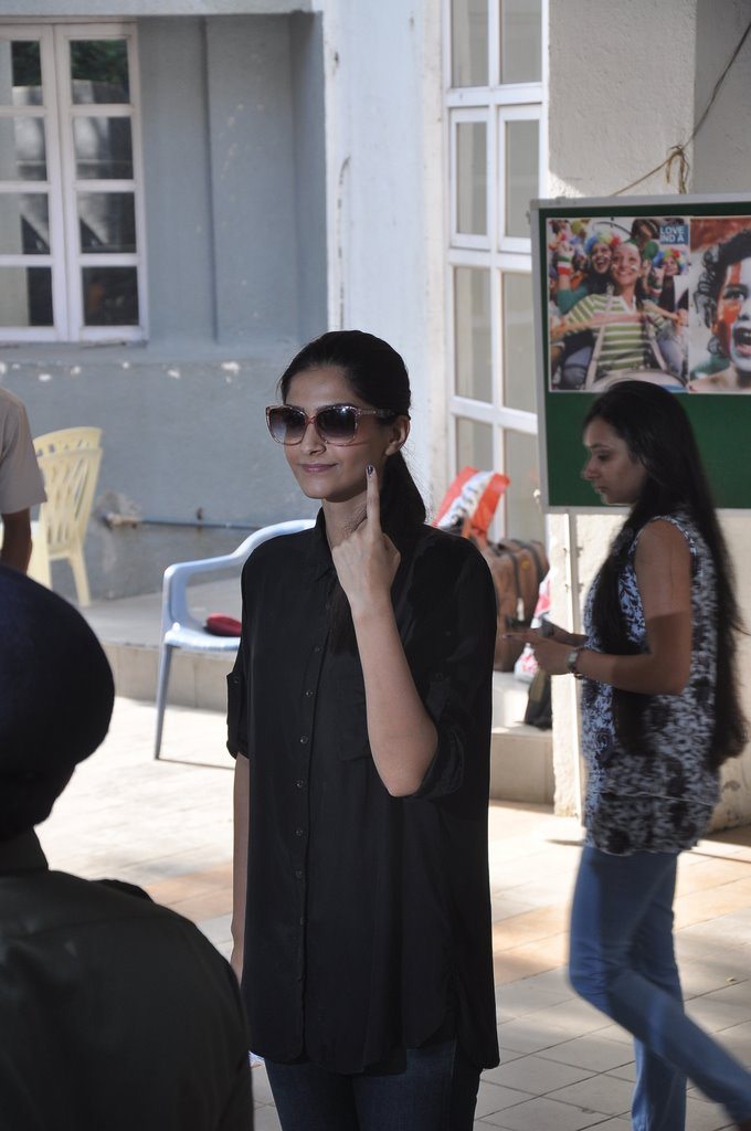 Bollywood voting (1)