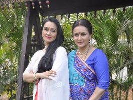 Poonam Dhillon and Padmini Kolhapure snapped on sets of Ekk Nayi Pehchaan