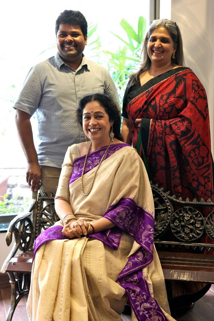 Happy Birthday kirron kher: खूबसूरत साड़ियों के मामले में किरण खेर का जवाब  नहीं, सिल्क साड़ी के लिए करें फॉलो - Hindi Boldsky