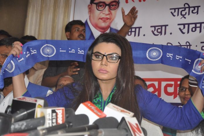 Rakhi sawant party (1)