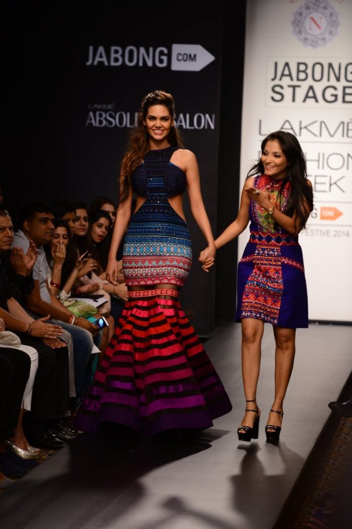 Esha Gupta LFW (1)