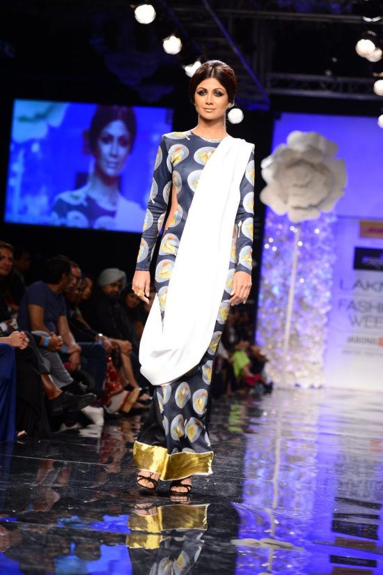 Lakme_fashion_week_Shilpa_shetty_Masaba343