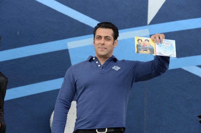 Salman Khan at Dr Cabbie  (1)