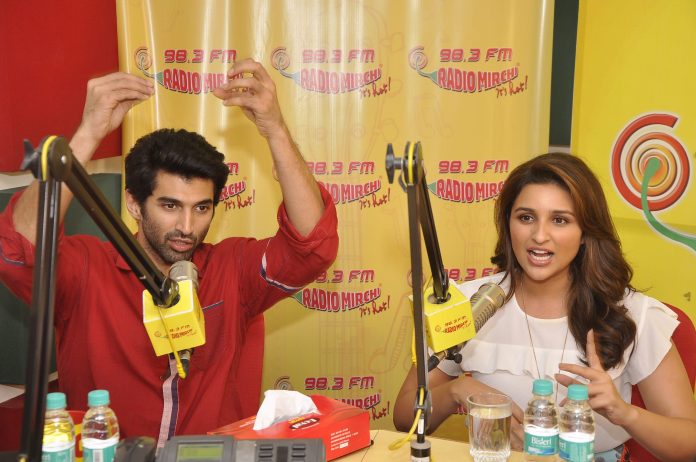 parineeti radio mirchi (9)