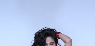 Poonam Pandey to make her Tollywood debut with Malini & Co – Photos