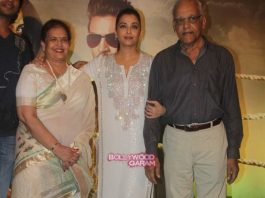 Aishwarya Rai Bachchan at Jazbaa screening with parents – Photos