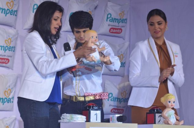 Lara Dutta stuns at Pampers event - Bollywood Garam