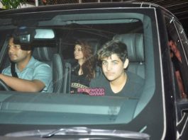 Stylish Akshay Kumar with family at Singh is Bling special screening