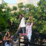 Shahrukh Khan climbs fence to greet fans on birthday