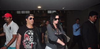 Guitar legend Slash arrives in Mumbai for 2 city Indian tour – Photos