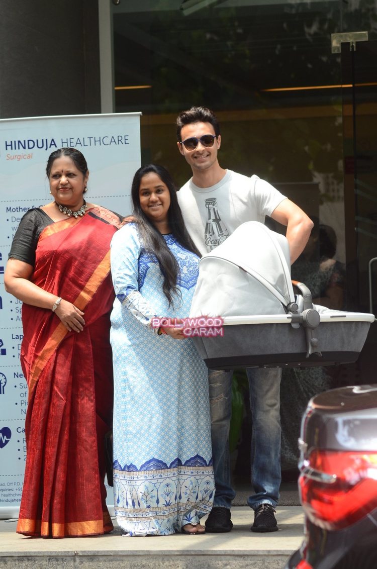 Arpita baby discharged1