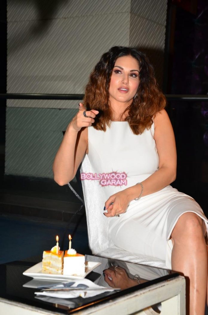 Sunny Leone Celebrates 35th Birthday With Media Bollywood Garam