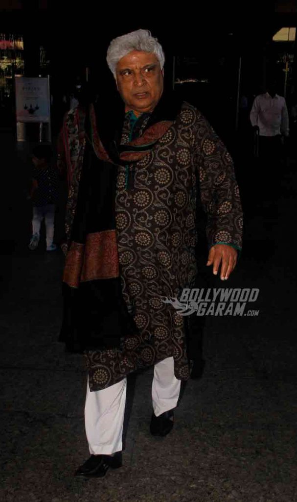 airport-fashion-javed-akhtar