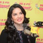 Sunny Leone Promotes Laila Main Laila from Raees on RadioMirchi