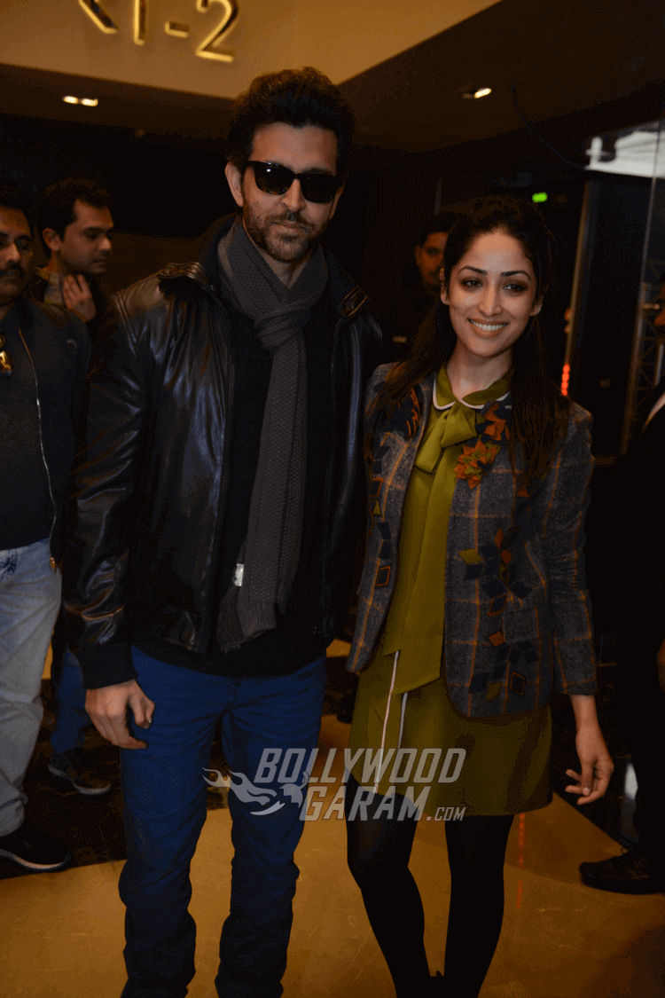 Kaabil-Hrithik-Roshan-Yami-Gautam-3 (1) (1) (1) (1) (1)