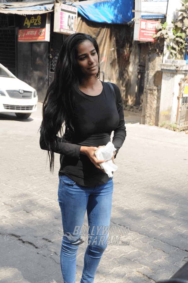 Poonam-Pandey-Photos-3 (2) (1) (1) (1)