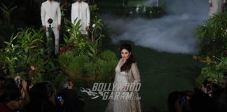 Lakme Fashion Week Summer/Resort 2017 Photos – Kareena Kapoor walks at grand finale