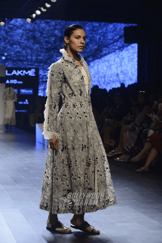 Lakme-fashion-week-2017-Nakita-Singh-Collection-15 (1)