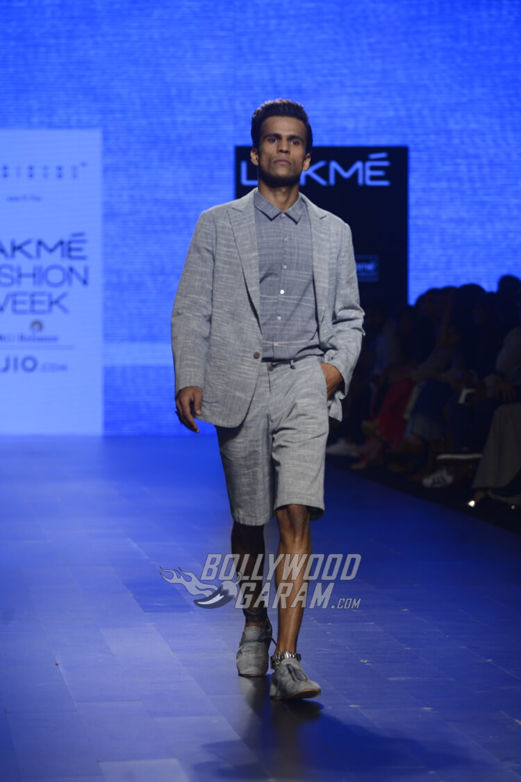 Shani-Himanshu-Collection-Lakme-Fashion-Week-2017-11