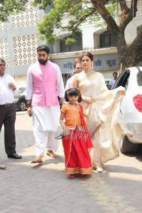Aishwarya Rai Bachchan's father's thirteenth day prayer meeting