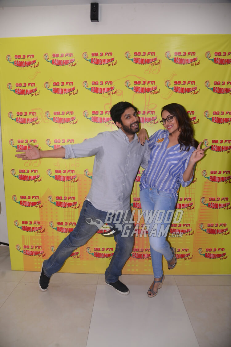 Sonakshi Sinha and Kanan Gill promote Noor on Radio Mirchi