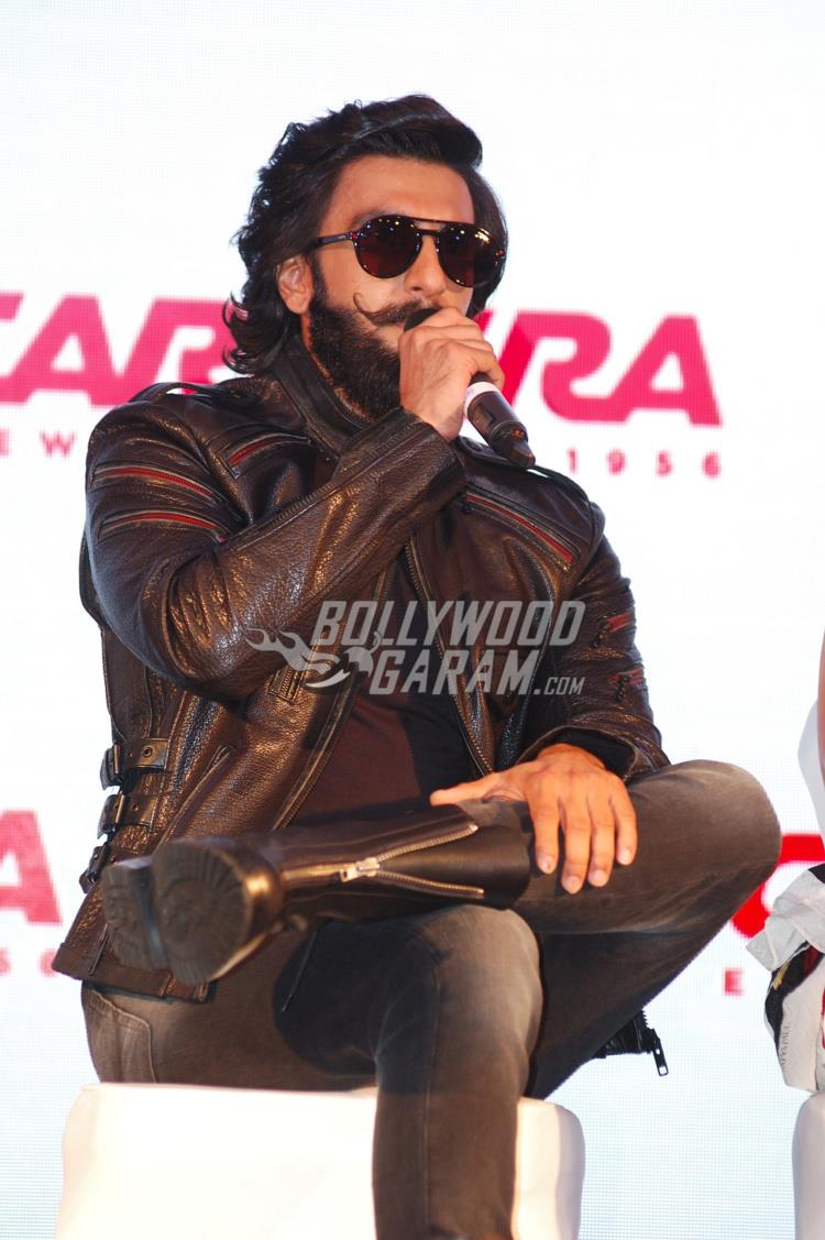 Eros Now on X: Leather jacket and turtleneck combo never looked so dapper.  #RanveerSingh, You charmer!😍😎 #ErosNow #bollywoodstars #deepikapadukone  #deepveer #bollywoodstylefile #bollywoodmovies  / X