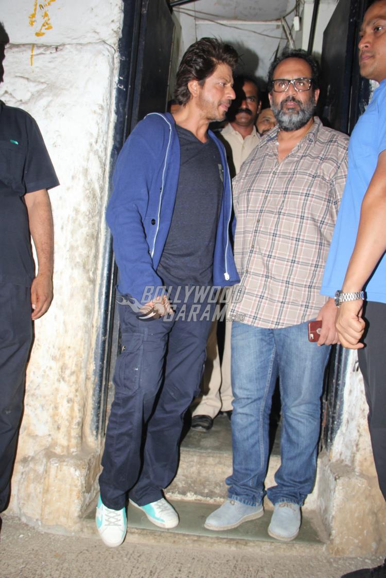 Shahrukh Khan and Anand L. Rai discuss work over dinner - Photos