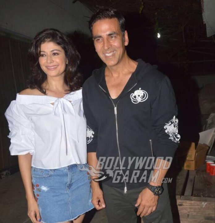 Akshay-Kumar-Pooja-Batra