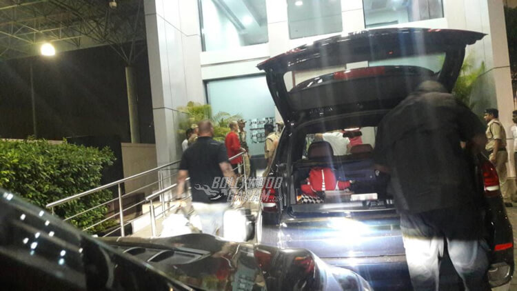 Justin-Bieber-Mumbai-airport-1