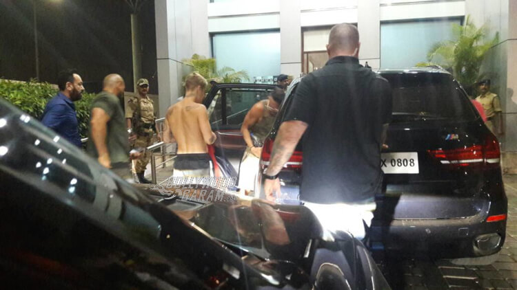 Justin-Bieber-Mumbai-airport-3