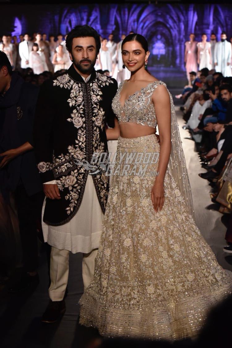 Ranbir Kapoor Turns Heads as the Showstopper at Fashion Show