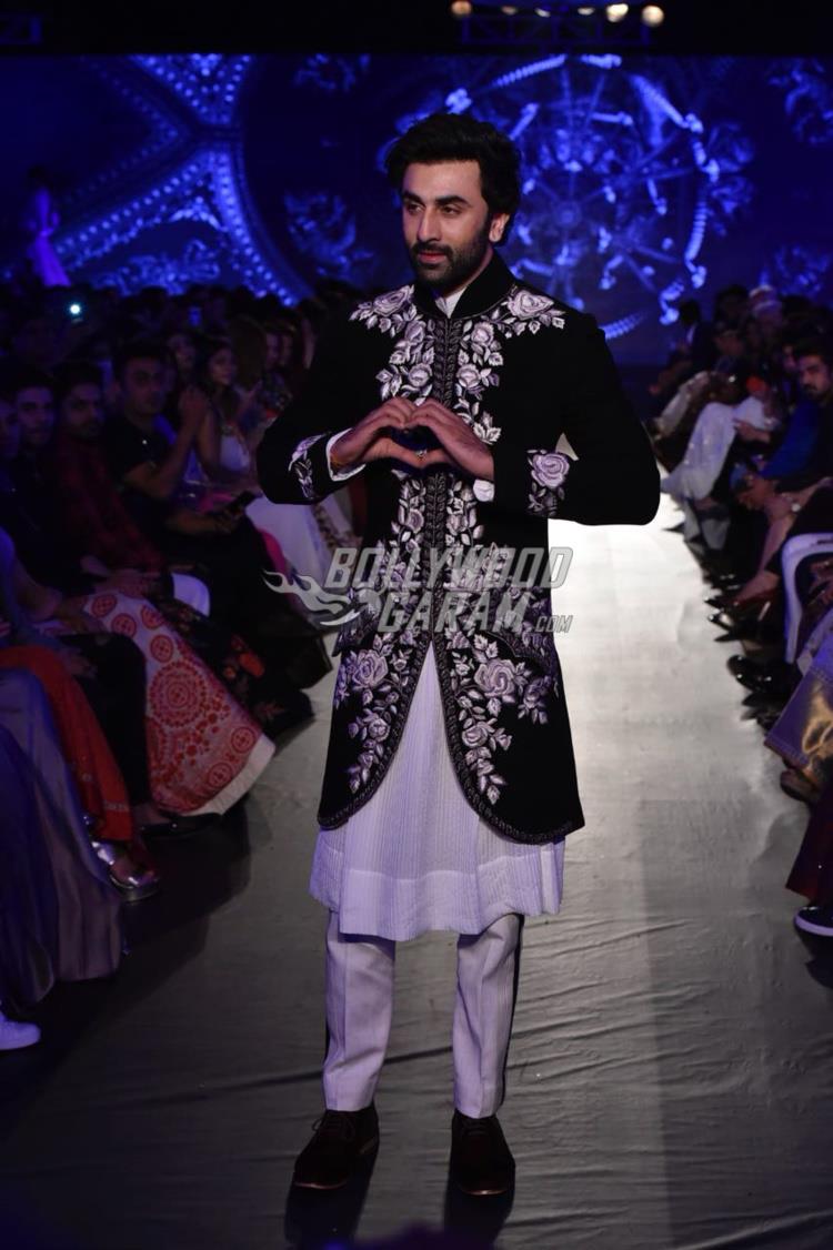 Ranbir Kapoor strikes a pose at the Men for Mijwan fashion show Photo