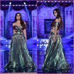 Lakme Fashion Week Winter/Festive 2018 – Kareena Kapoor dazzles in Monisha Jaisingh at grand finale