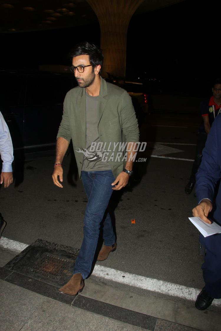 Brahmastra actor Ranbir Kapoor looks dashing in a crisp pink shirt and  denims as he is spotted in the city — view pics