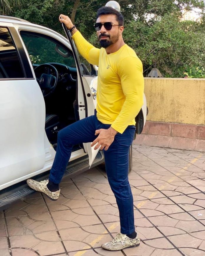 ajaz Khan