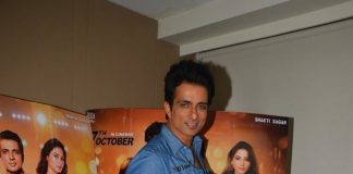 Sonu Sood arranges special trains for 1000 migrant workers